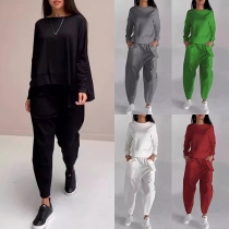 Sportset i enfärgad design med sweatshirt och mjukisbyxor