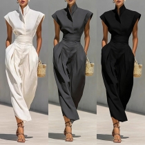 Damklänning – minimalistisk med ståkrage och midjeband