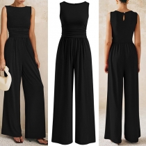 Enfärgad ärmlös jumpsuit med hög midja och vida ben, crew-neck