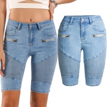 Skinny jeansshorts med rynkad dragkedjestängning